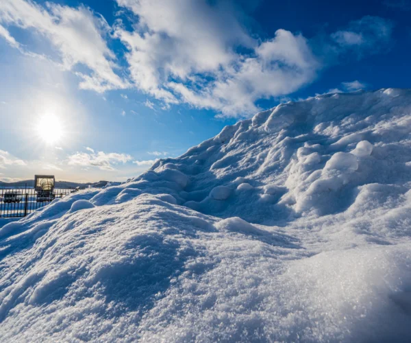 雪の山